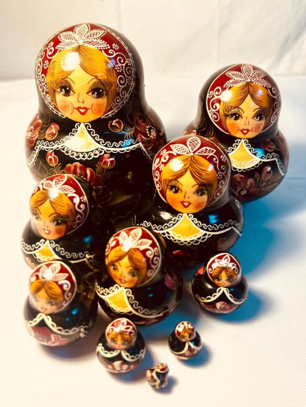 Russian Matryoshka Nesting Dolls Sergiev Posad 10 Piece Hand Painted Set -B4